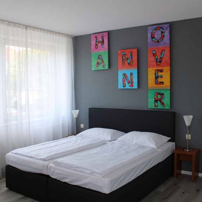 Komfort Zimmer mit Kingsize Bett im Budget Hotel in Hannover