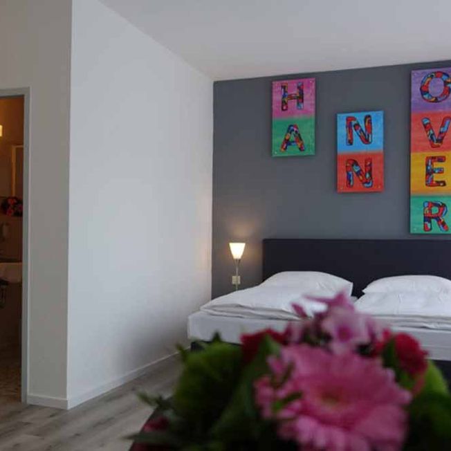 Doppel Zimmer mit Kingsize Bett in Hannover
